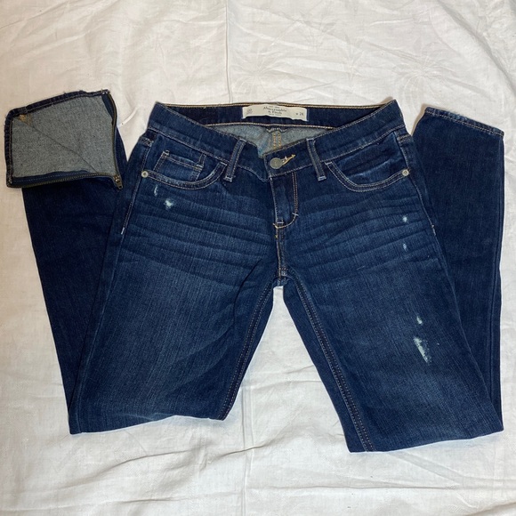 Abercrombie & Fitch Perfect Stretch Skinny Jeans with ankle zipper - women 00 - Picture 4 of 11